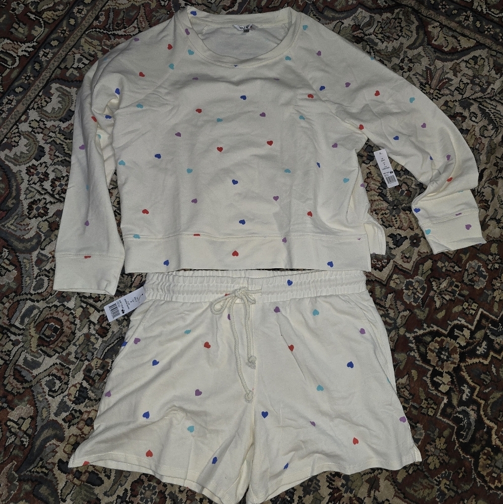 NWT Wild Fox Sweatsuit Heart Pajama Set. Womens Medium